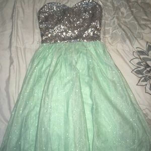 Over knee strapless dress